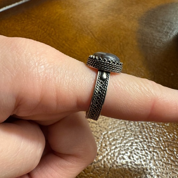 Sterling Silver and Agate Stone Ring - Picture 4 of 6